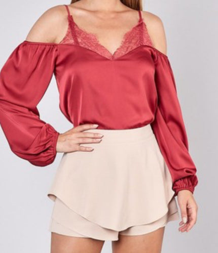 Off shoulder lace trim top