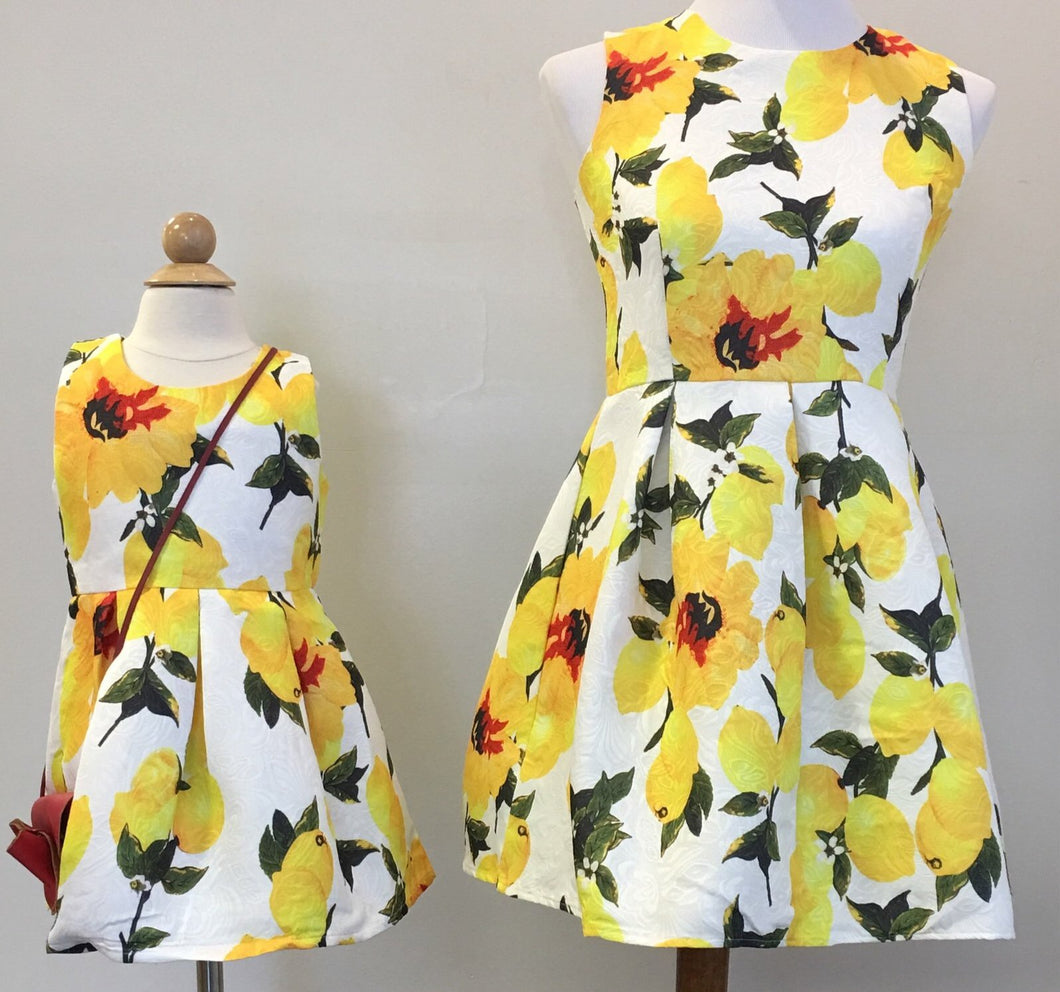 Lemon print pleaded dress